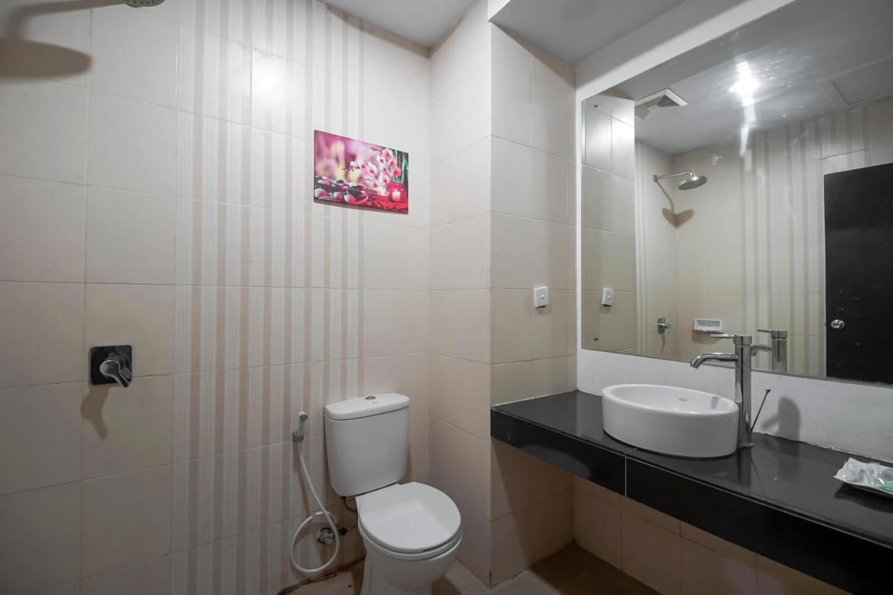 Reddoorz Premium Near Pantai Losari 2 Hotel